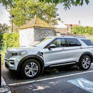 Ford Explorer Plug-In Hybrid: il video test drive completo
