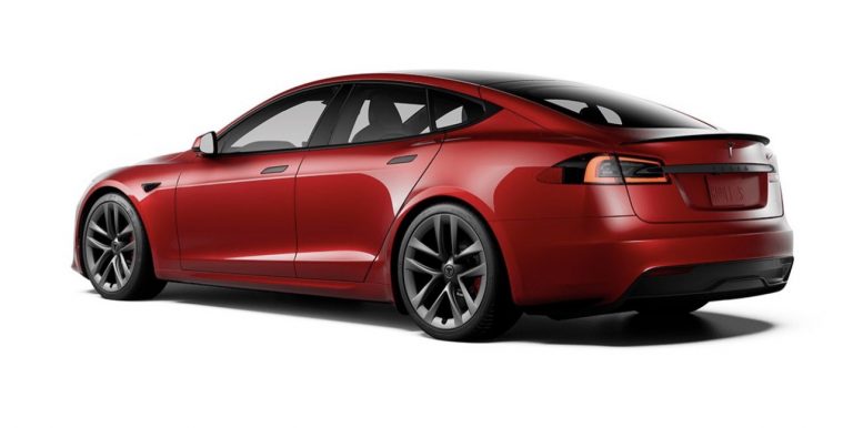 Tesla-Model-S-Plaid-001