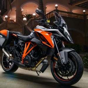 KTM 1290 Super Duke GT 2021 caratteristiche