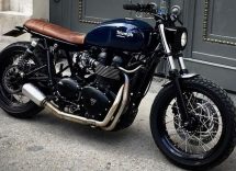 Una Triumph Bonneville T120 in posa