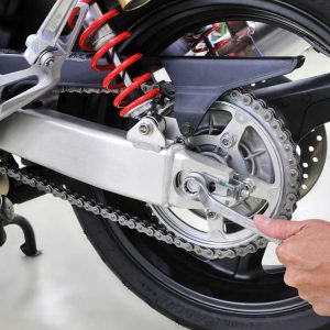 Come sostituire catena moto