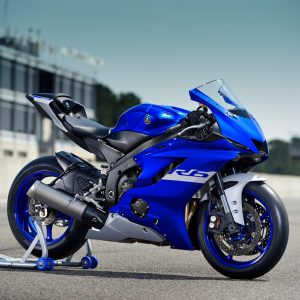 Yamaha-R6-Race-Stand-Photo-Circuit