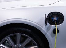 Caricare un'auto elettrica