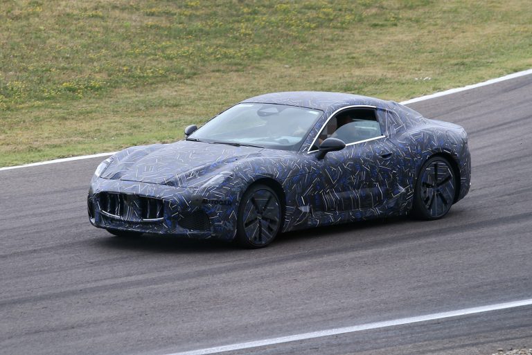 Maserati-GranTurismo-2022-Test-Mule-AutodromoModena