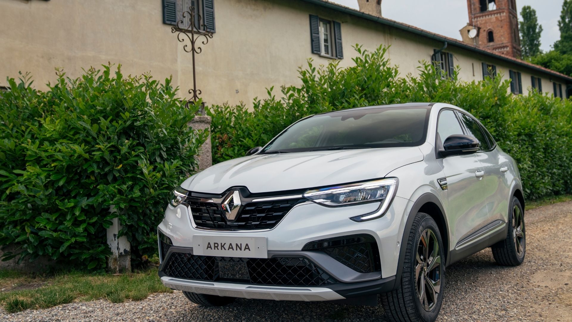 Renault Arkana E-TECH Hybrid scheda tecnica, prestazioni e consumi