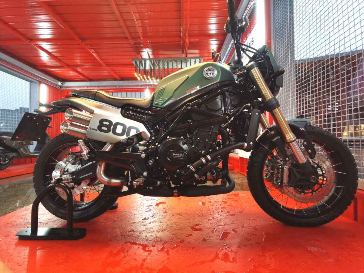 benelli trk 800