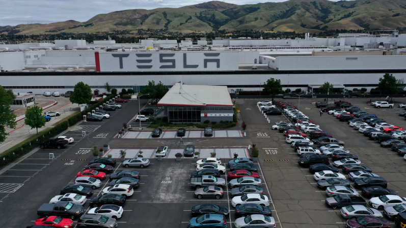 fabbrica europea di Tesla