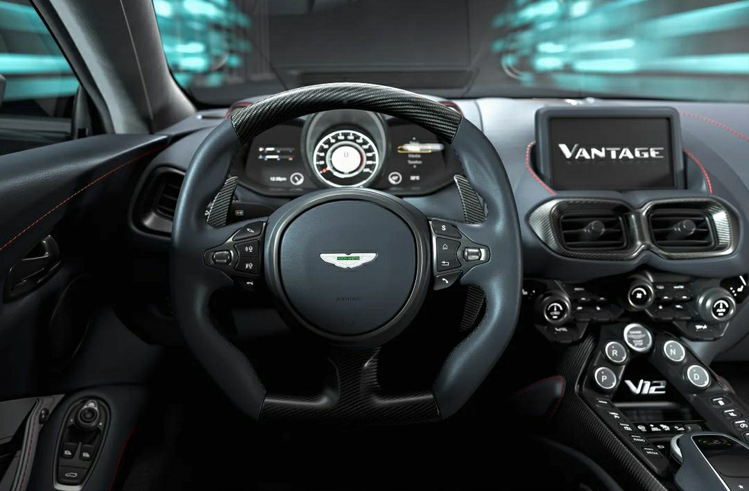 Aston Martin V12 Vantage nuova caratteristiche