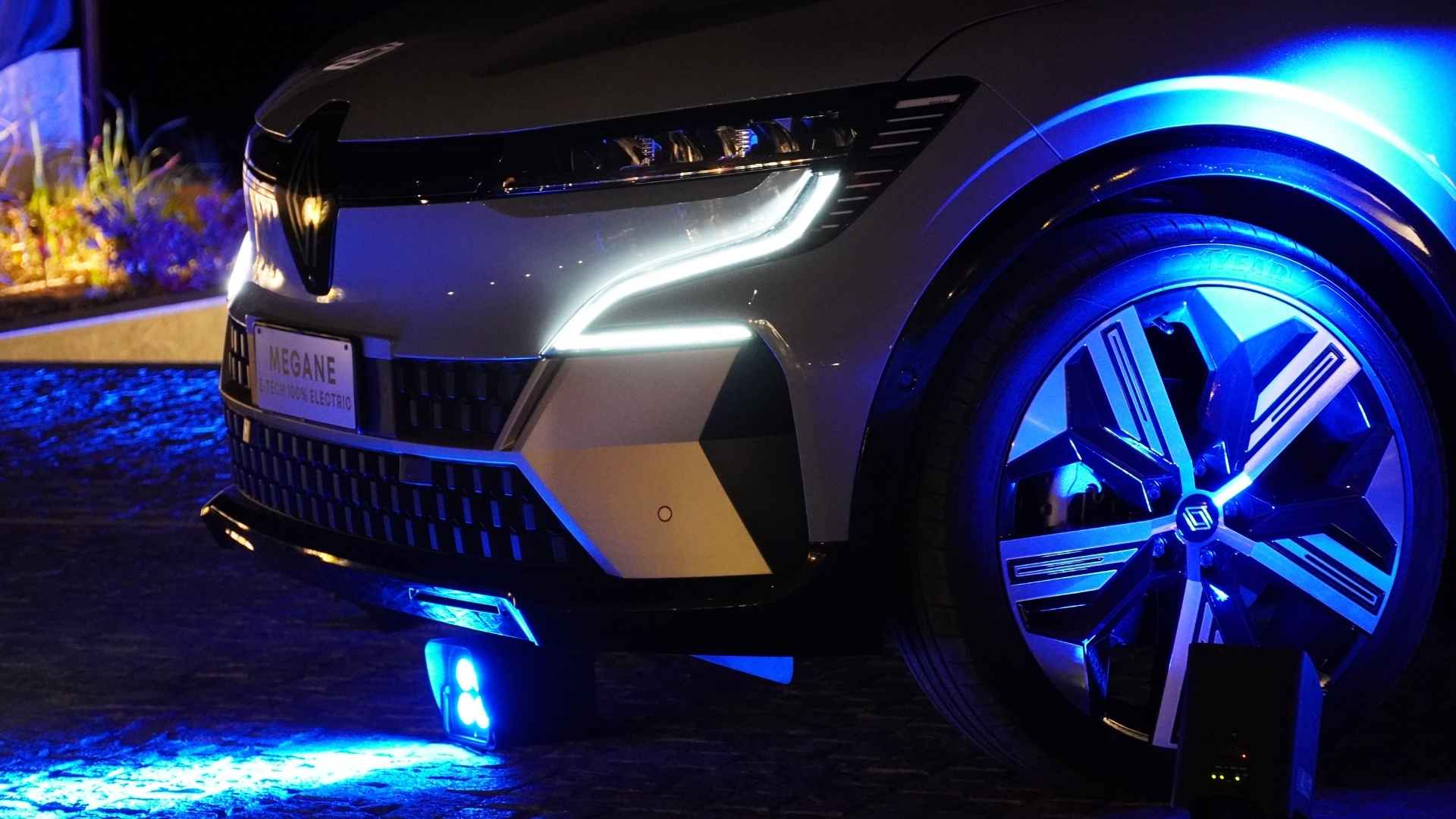Renault Megane E-Tech Electric dimensioni