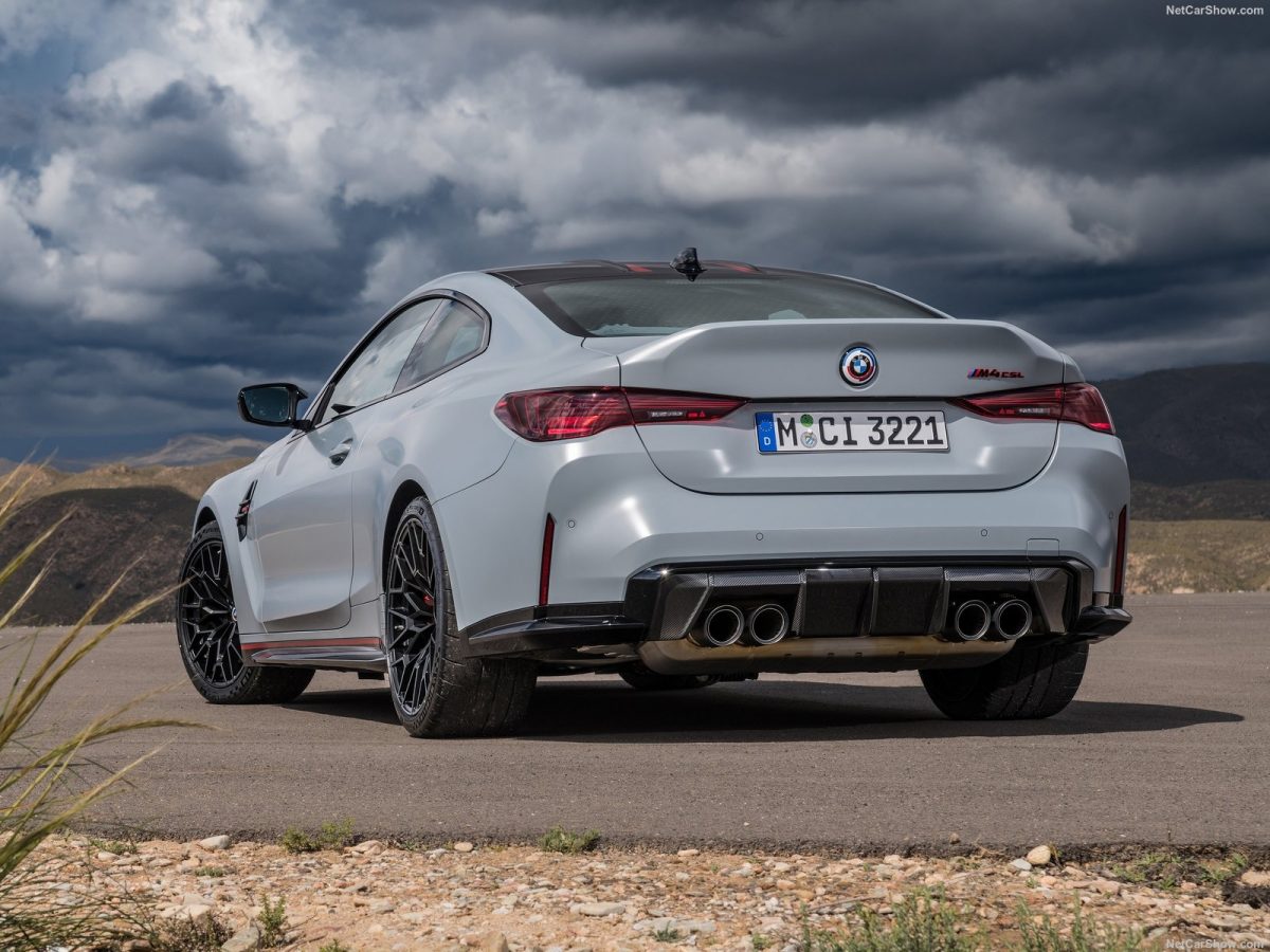 BMW M4 CSL caratteristiche