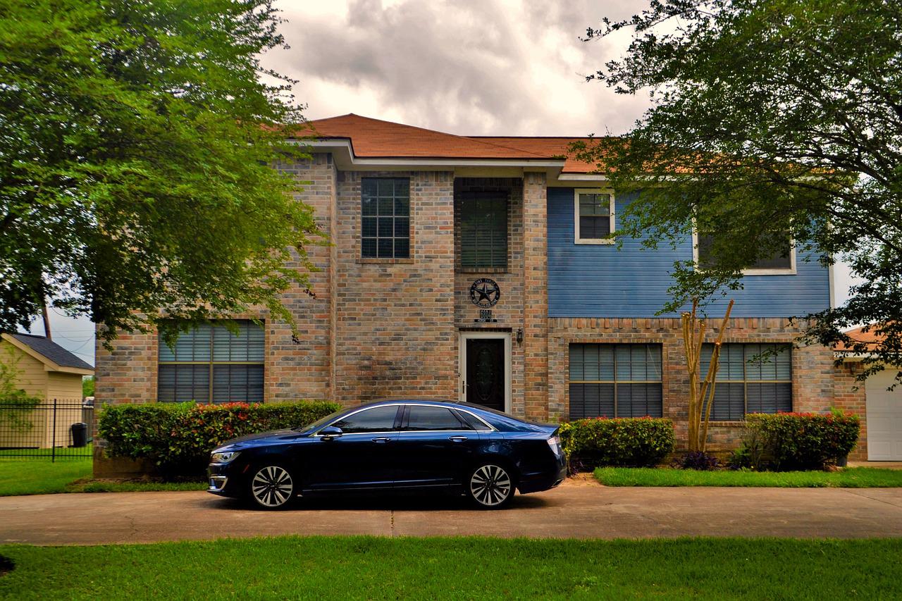 Come proteggere veicoli parcheggiati con carport