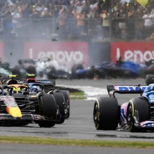 GP Silverstone, primo trionfo in carriera per Sainz! Paura per Zhou