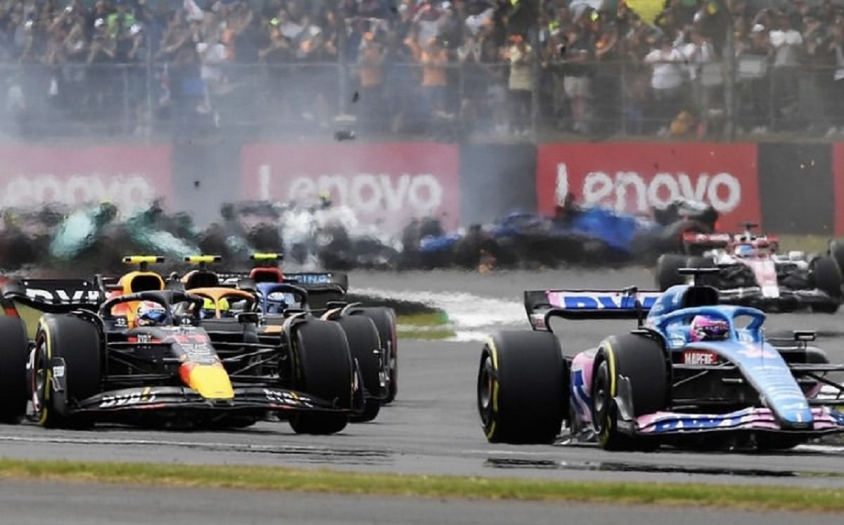 GP Silverstone, primo trionfo in carriera per Sainz! Paura per Zhou