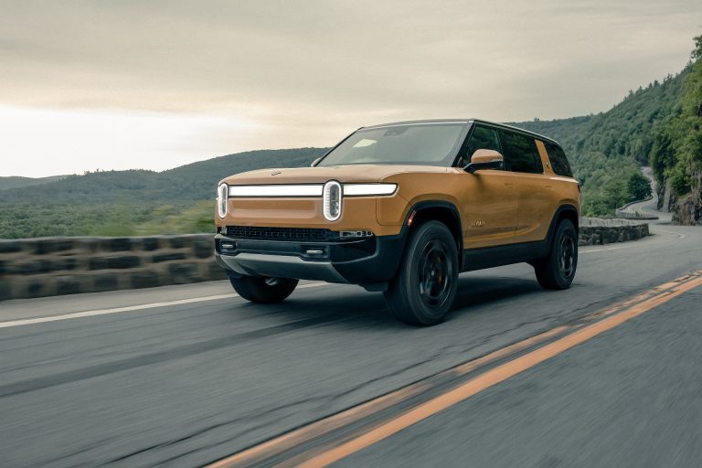 rivian auto elettrica