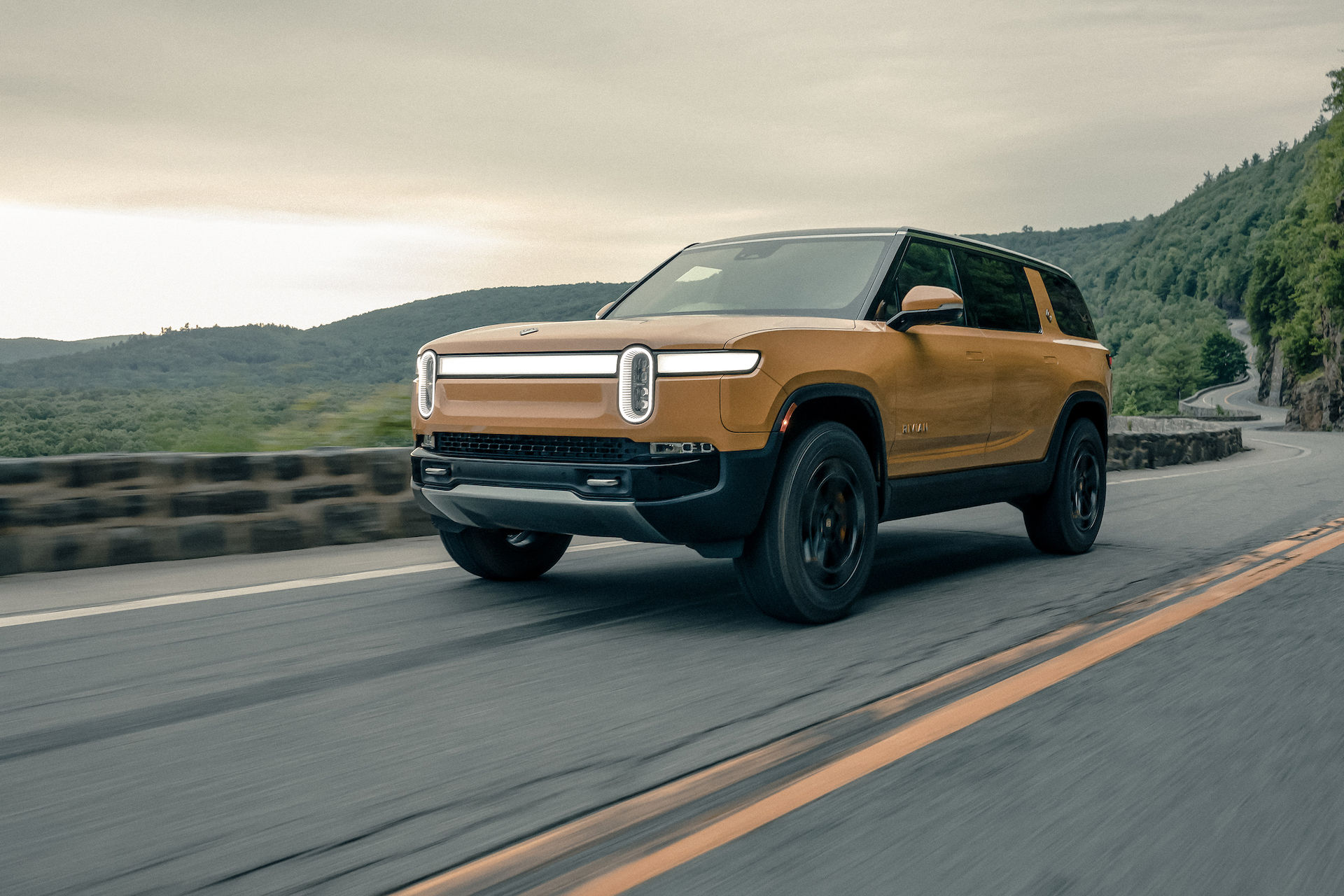 rivian auto elettrica