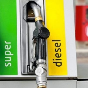 prezzi-ribassati-agosto-2022-caro-benzina