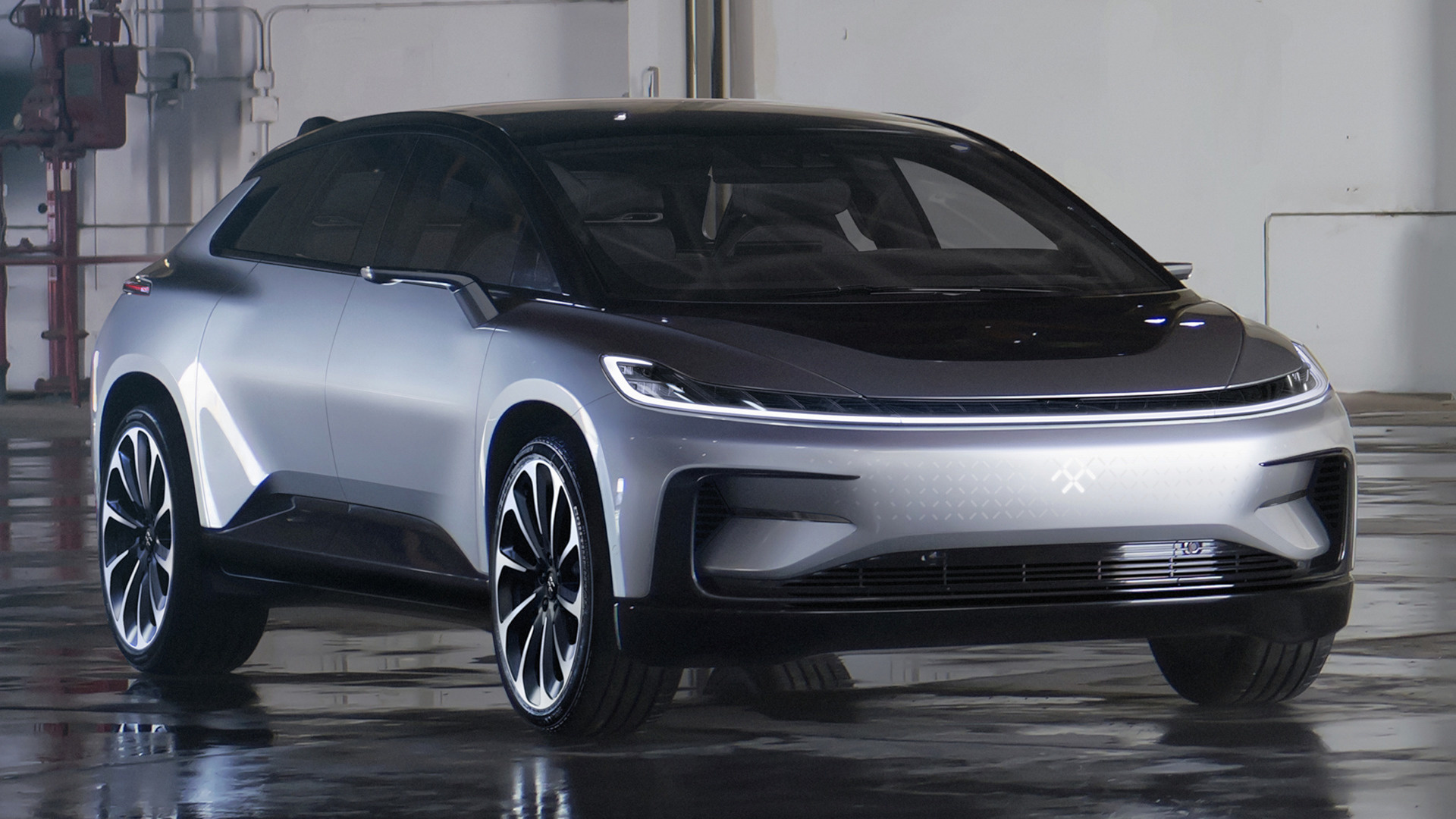 Faraday Future FF91 rinviato