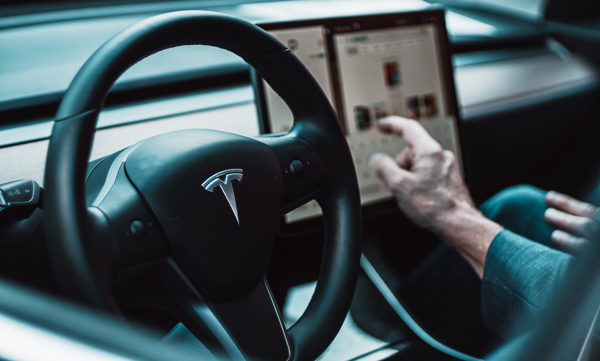 tesla mercato ricambi