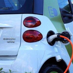 001-quanto-costa-ricarica-auto-elettrica