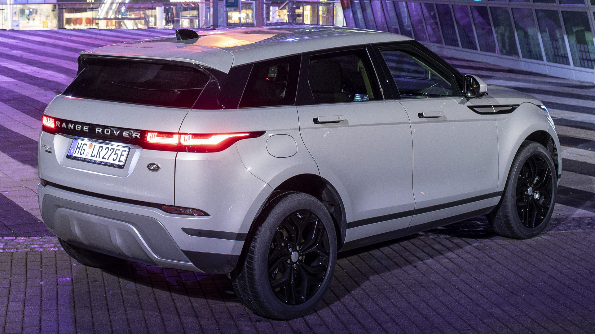 Range Rover Evoque ibrida plug-in caratteristiche