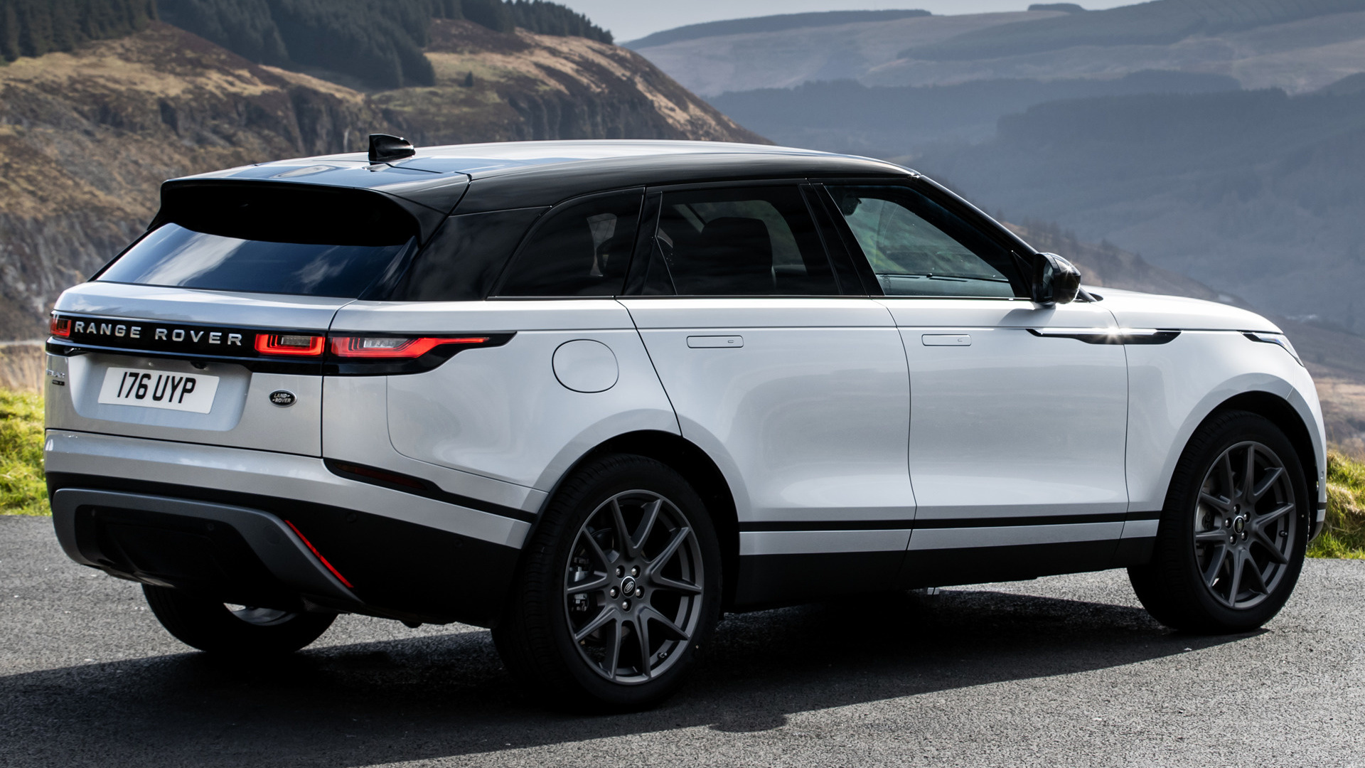 Range Rover Velar ibrida plug-in caratteristiche