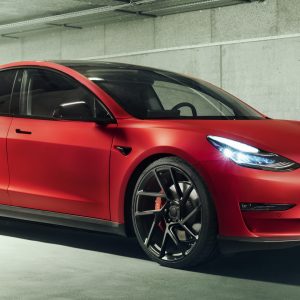 Tesla richiama Model 3