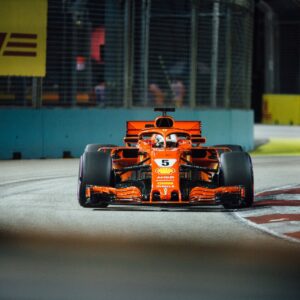 auto formula uno retromarcia