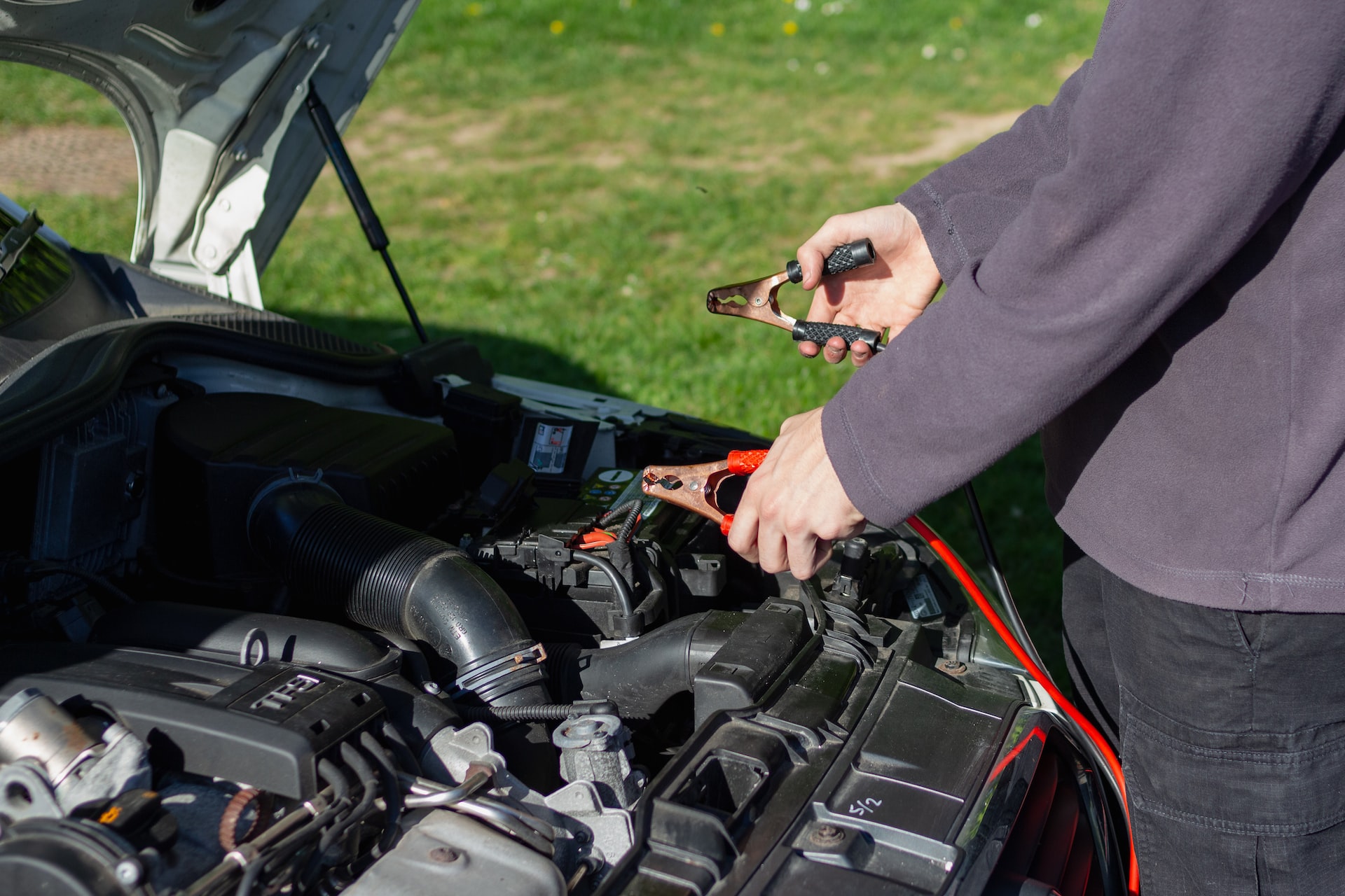 come usare cavi batteria auto