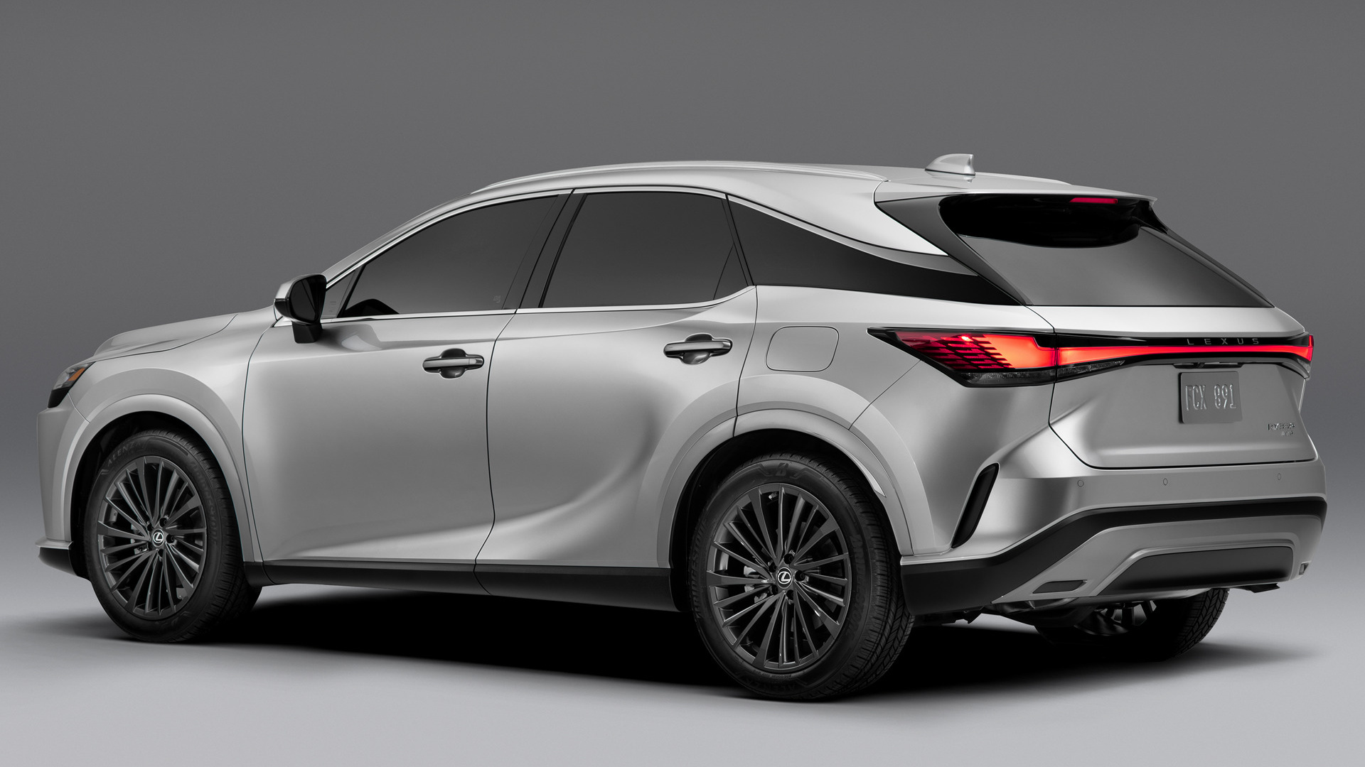 Lexus RX 2023 caratteristiche