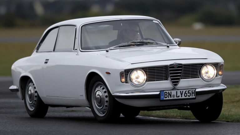 Alfa Romeo Giulia GT