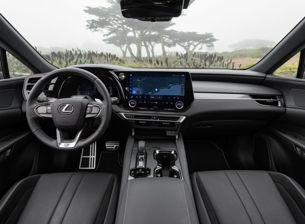 Lexus RX500h interni