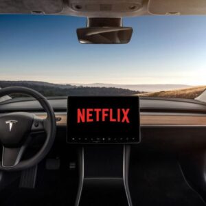 come vedere netflix su schermo auto