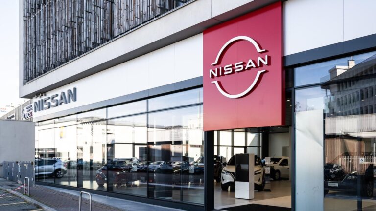 Renord Milano nuovo Showroom Nissan