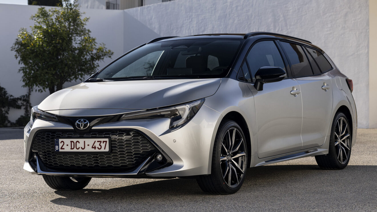 Toyota Corolla TS 2023 caratteristiche, design, motori e prestazioni