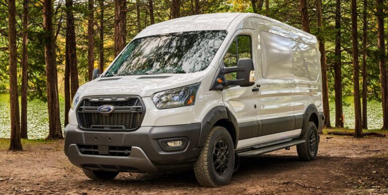 Ford Transit Trail 2023