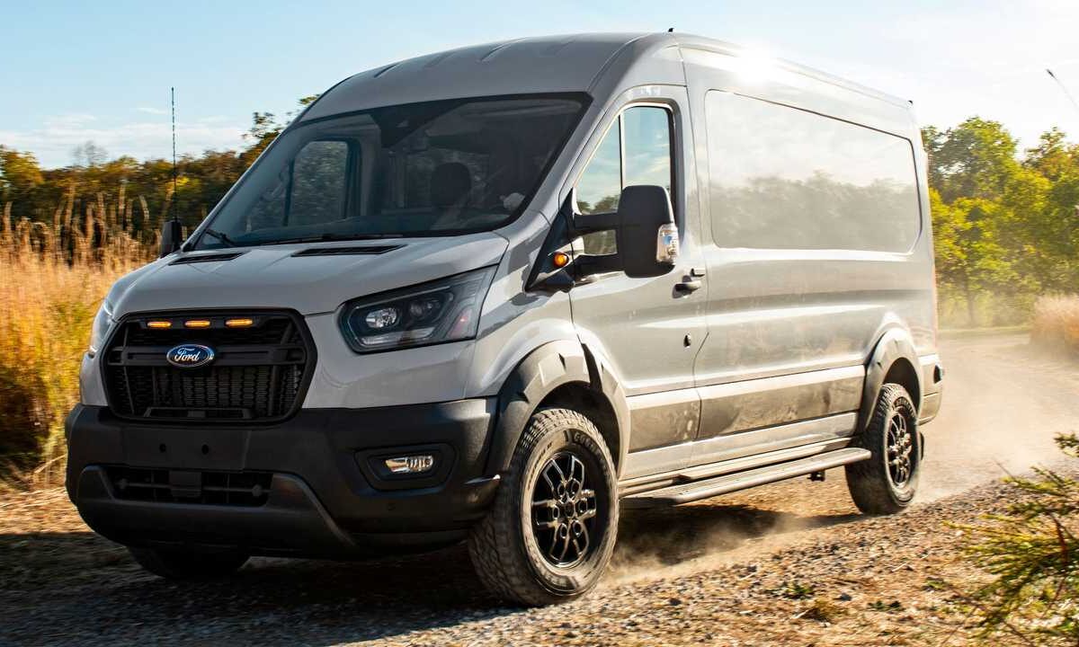 Ford Transit Trail 2023 esterni