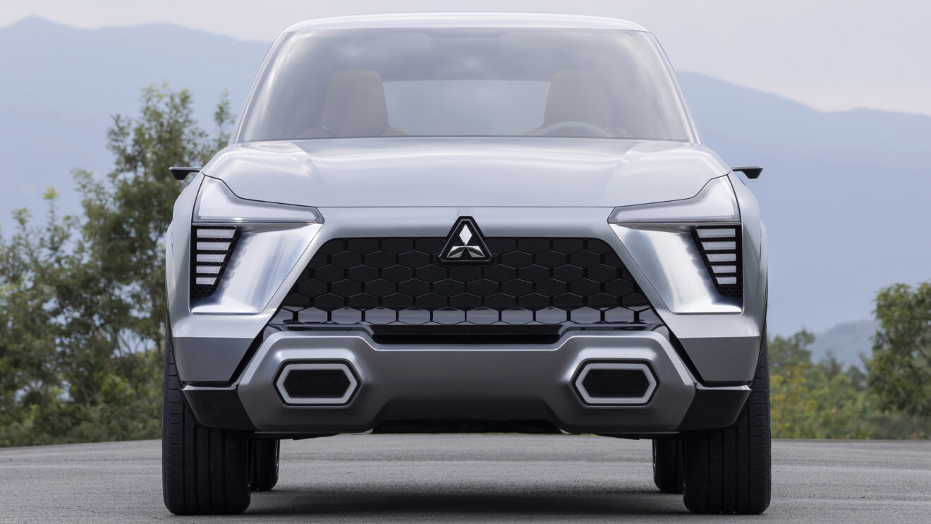 Mitsubishi XFC concept