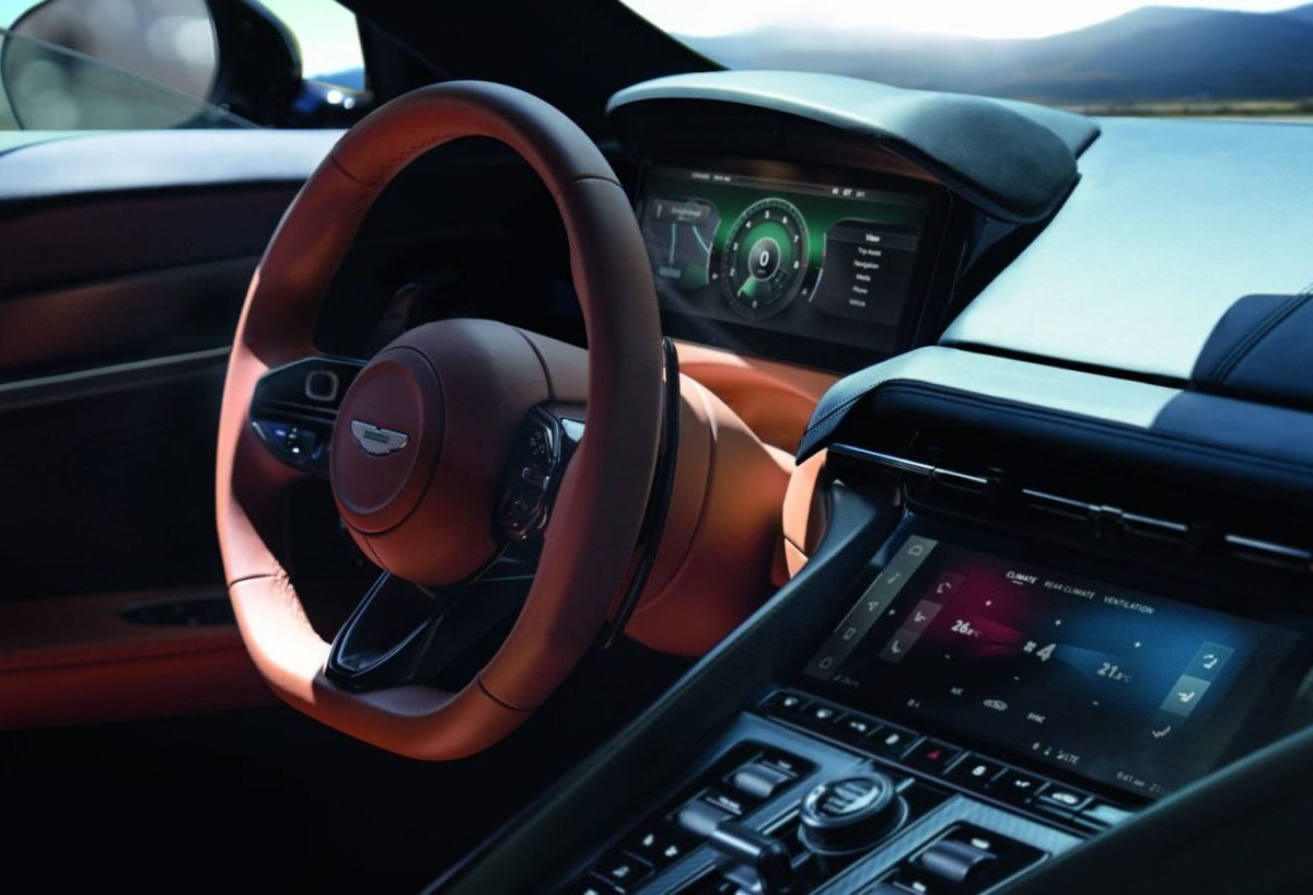 Aston Martin DB12 interni