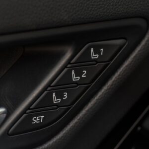 come regolare sedile auto