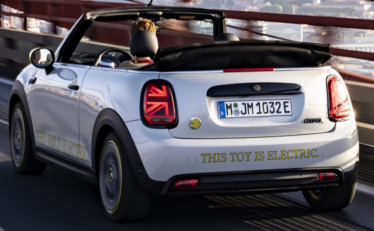 Mini Cooper SE Cabriolet design