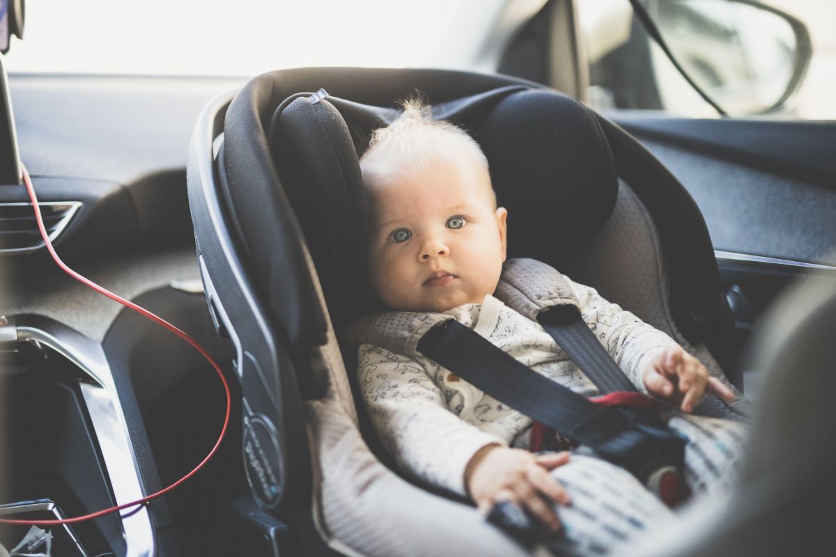 a che età si può togliere il seggiolino auto