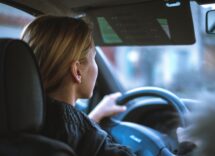 si può circolare con auto intestata a defunto