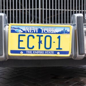 si può verniciare la targa dell'auto