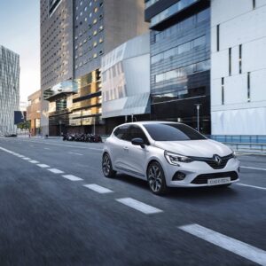 001-restyling-clio-2023-nuovo-look-auto