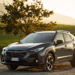 Subaru Crosstrek 2024 prezzo, motorizzazioni e bagagliaio nella prima prova ufficiale