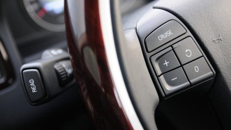 001-mantenitore-velocità-cosa-cambia-sistemi-presenti-su-auto-moderne