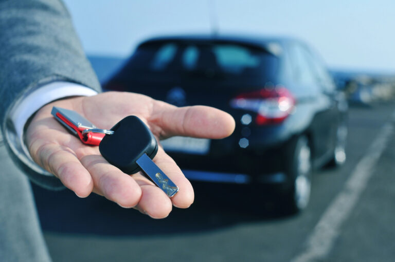 Noleggio auto a lungo termine: tutte le caratteristiche del servizio