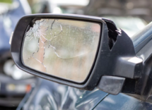 001-usare-auto-senza-uno-dei-due-elementi-retrovisori