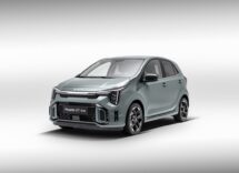 001-piccola-citycar-coreana-abbraccia-look-futuristico