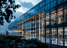 Logo McLaren Automotive e CYVN Holdings insieme